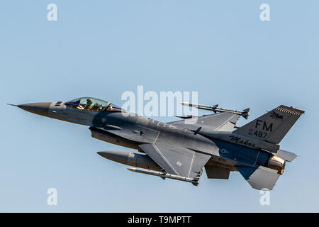 F-16C Fighting Falcon of 93rd Fighter Squadron, 482nd Fighter Wing taking off from RAF Lakenheath Stock Photo