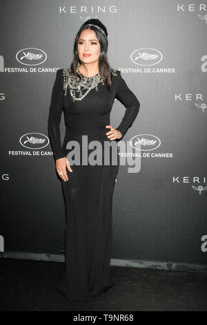 Cannes, France. 19th May, 2019. Salma Hayek arrives at the 2019 Kering Women in Motion Awards on Sunday 19 May 2019 at the 72nd Festival de Cannes, Place de la Castre, Cannes. Pictured: Salma Hayek . Picture by Credit: Julie Edwards/Alamy Live News Stock Photo