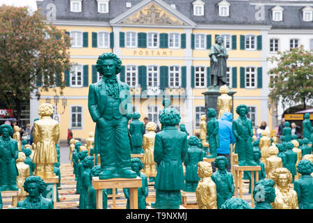 Bonn, Deutschland. 17th May, 2019. 700 Ludwig van Beethoven sculptures stand on Bonn's Muensterplatz in front of the historic Beethoven monument. The sculptures were created by Prof. dr. Ottmar Hoerl (Horl) designed. A public action on the upcoming 250th birthday of Ludwig van Beethoven; on 17.05.2019 in Bonn/Germany. | usage worldwide Credit: dpa/Alamy Live News Stock Photo