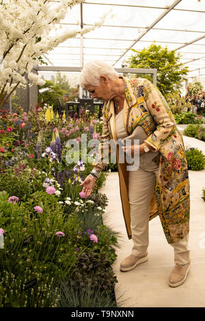 London, UK. 20 May 2019. Dame Judi Dench. Press Day at the 2019 RHS Chelsea Flower Show. Photo: Bettina Strenske/Alamy Live News Stock Photo