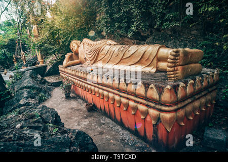 buddhas-footprint-temple-at-
