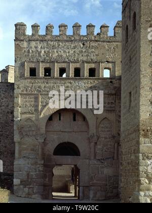 PUERTA ANTIGUA DE BISAGRA TAMBIEN LLAMADA DE ALFONSO VI - SIGLO X. Location: EXTERIOR. Toledo. SPAIN. Stock Photo