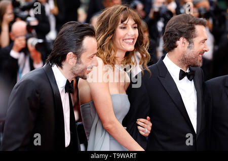 Cannes, France. 20th May, 2019. Michael Cohen, Doria Tillier and Nicolas Bedos attending the 'La belle époque' premiere during the 72nd Cannes Film Festival at the Palais des Festivals on May 20, 2019 in Cannes, France Credit: Geisler-Fotopress GmbH/Alamy Live News Stock Photo