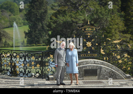 Powerscourt Demesne, Ireland. 20th May, 2019. Prince Charles, Prince of Wales and Camilla, Duchess of Cornwall, at Powerscourt House and Gardens, during Day One of their visit to the Republic of Ireland. Credit: ASWphoto/Alamy Live News Stock Photo