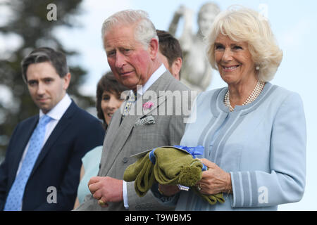 Powerscourt Demesne, Ireland. 20th May, 2019. Prince Charles, Prince of Wales and Camilla, Duchess of Cornwall, at Powerscourt House and Gardens, during Day One of their visit to the Republic of Ireland. Credit: ASWphoto/Alamy Live News Stock Photo