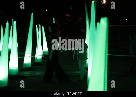 Sydney, Australia. 20th May 2019. From 24 May until 15 June the captivating grounds of the Royal Botanic Garden Sydney will be illuminated by artworks that reflect both light and nature when Vivid Sydney returns for 2019. Entering through the Queen Elizabeth II Gates, visitors can explore 15 mesmerising, playful and informative installations. Pictured: the giant blades of Dancing Grass. Credit: Richard Milnes/Alamy Live News Stock Photo