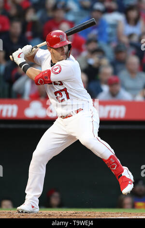Anaheim, California, USA. 20th May 2019. Los Angeles Angels center fielder Mike Trout (27) bats for the Angels during the game between the Minnesota Twins and the Los Angeles Angels of Anaheim at Angel Stadium in Anaheim, CA, (Photo by Peter Joneleit, Cal Sport Media) Credit: Cal Sport Media/Alamy Live News Stock Photo