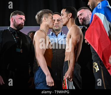 Glasgow, UK. 17th May, 2019. Naoya Inoue (JPN), Emmanuel Rodriguez (PUR) Boxing : Naoya Inoue (2nd L) of Japan and Emmanuel Rodriguez of Puerto Rico face off during the official weigh-in for the IBF bantamweight title bout, Semi-finals of the World Boxing Super Series - Bantamweight tournament, in Glasgow, Scotland . Credit: Hiroaki Yamaguchi/AFLO/Alamy Live News Stock Photo