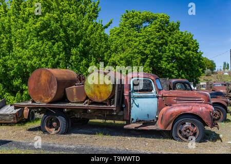 Pickup truck in Dave's Old Truck Rescue collection in Sprague, Washington State, USA [No property release: available only for editorial licensing] Stock Photo