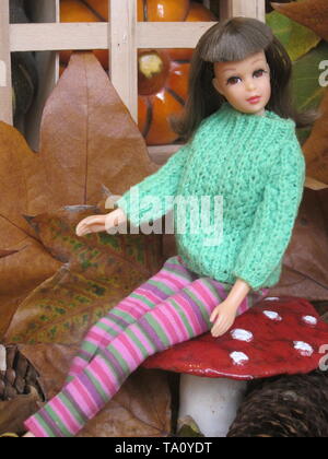 Vintage barbie doll 1966 hi-res stock photography and images - Alamy