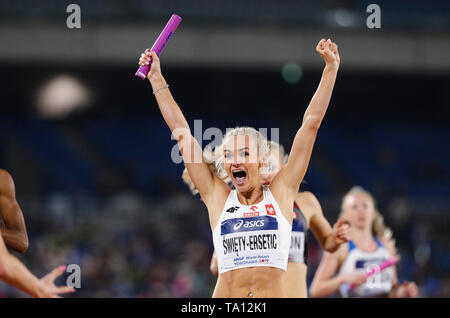 YOKOHAMA, JAPAN - MAY 12: Justyna Swiety-Ersetic of Poland in the women's 4x400m final during Day 2 of the 2019 IAAF World Relay Championships at the Nissan Stadium on Sunday May 12, 2019 in Yokohama, Japan. (Photo by Roger Sedres for the IAAF) Stock Photo