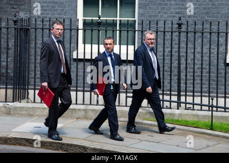 London, UK. 21st May, 2019.Jeremy Wright MP,Digital and Media Secretary, Alun Cairns MP, Welsh Secretary and David Mundell MP, Welsh Secretary leaves Downing Street following a cabinet meeting. Credit: Claire Doherty/Alamy Live News Stock Photo