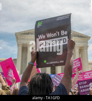 Washington DC, May 21, 2019, USA: Pro-choice supporters gather at the Supreme Court in Washington DC to show support for Roe V Wade which allows women to have legal abortions in the wake of anti-abortion laws which have been enacted in several states across the country. Democratic hopeful, Pete Buttigier made an appearance at the rally. Patsy Lynch/MediaPunch Stock Photo