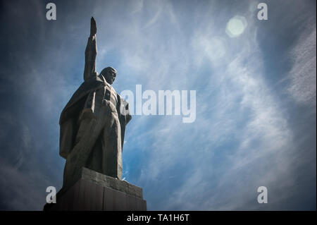 Tambov, Tambov region, Russia. 21st May, 2019. Monument to Vladimir Ilyich Lenin Credit: Demian Stringer/ZUMA Wire/Alamy Live News Stock Photo