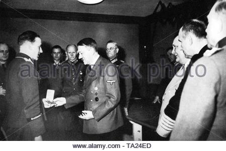 Hermann Goering, Adolf Hitler, Hans Baur at the Berghof Stock Photo - Alamy