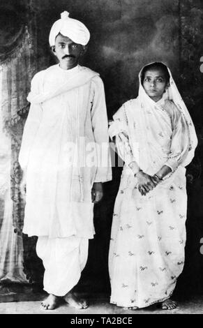 Mahatma Gandhi and wife Kasturba Gandhi just come from South Africa to ...