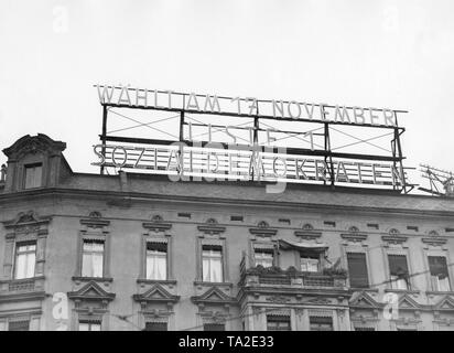 Prior to the Prussian state elections in 1929, the SPD mounted a then spectacular neon sign on a building in Berlin. It reads: 'Vote on the Social Democrat List 1 on November 17'. Stock Photo