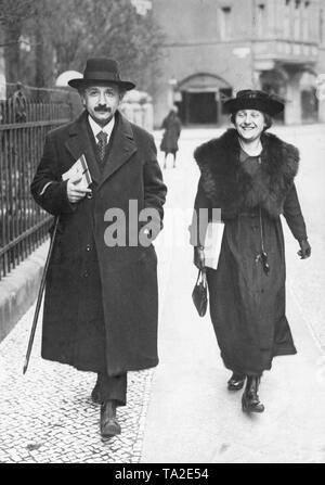 The German physicist and Nobel laureate Albert Einstein (1879-1955) and his wife in Berlin, probably in the Haberlandstrasse in the Bavarian Quarter in Berlin. Stock Photo