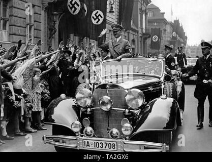 Adolf Hitler in his Mercedes, 1938 Stock Photo: 94220201 - Alamy