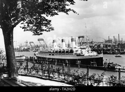 The 'Cap Arcona' leaves the port of Hamburg. Stock Photo