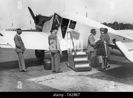 Junkers Aircraft & Engines　1913－1945 Junkers Aircraft And Engines, 1913-1945: Kay, Antony L