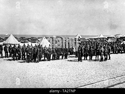 Soldiers of the African Corps in a provisional British prison camp on the Egyptian Mediterranean coast. Stock Photo