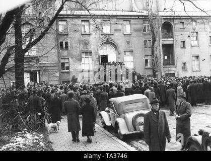 The first party meeting of the KPD in the Prinzregententheater in Munich. Stock Photo