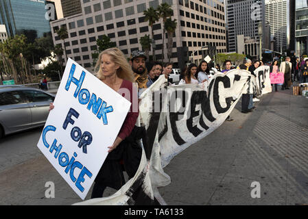 May 21, 2019 - Los Angeles, CA, United States - An activist seen holding a placard that says honk for choice during the protest..Women rights activists protested against restrictions on abortions after Alabama passed the most restrictive abortion bans in the US. Similar Stop the Bans Day of Action for Abortion Rights rallies were held across the nation. (Credit Image: © Ronen Tivony/SOPA Images via ZUMA Wire) Stock Photo