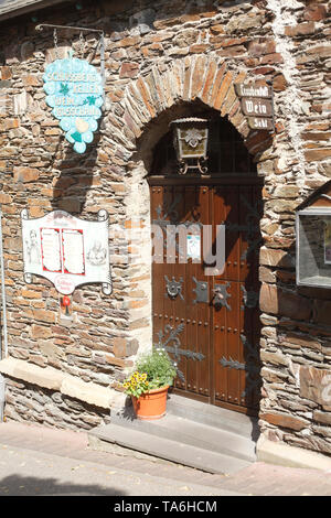 Entrance to the Schlossbergkeller restaurant, Cochem on the Mosel, Moselle, Rhineland-Palatinate, Germany I Eingang zum Restaurant Schlossbergkeller , Stock Photo