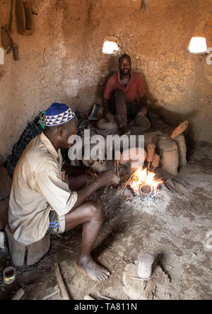 Senufo blacksmith working in his workshop, Poro region, Koni, Ivory Coast Stock Photo