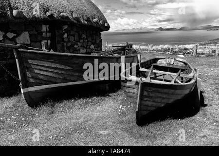 Isle of Skye, old houses and boats at Colbost Folk Museum, Dunvegan Scotland May 8th - 19th. Trip across Scotland Foto Samantha Zucchi Insidefoto Stock Photo