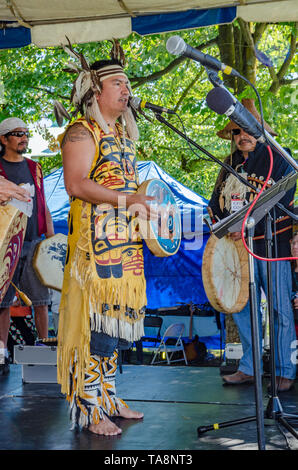 Hereditary Chief Ian Campbell of the  Squamish Nation speaks at the Salish Sea Fesival, Sept Sept 2, 2012, Waterfront Park, N. Vancouver, BC, Canada Stock Photo