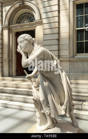 Charles Engelhard Court in The American Art Wing, The Metropolitan Museum of Art, NYC, USA Stock Photo