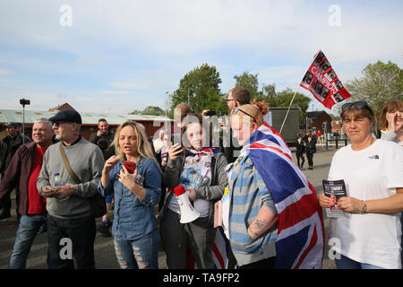 Salford, UK. 22nd May, 2019. Tommy Robinson supporters attend a rally. Mocha Parade, Lower Broughton, Salford. Credit: Barbara Cook/Alamy Live News Stock Photo