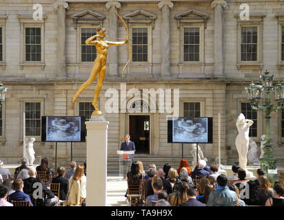 New York, USA. 22nd May, 2019. Director Max Hollein presents the programme for the coming months at the Metropolitan Museum of Art. The Metropolitan Museum of Art intends to exhibit works of art in front of its building for the first time this autumn. Credit: Benno Schwinghammer/dpa/Alamy Live News Stock Photo