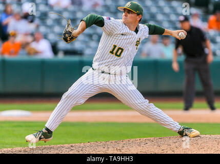 Oklahoma City, OK, USA. 22nd May, 2019. Baylor pitcher Ryan Leckich (10) delivers a pitch during a 2019 Phillips 66 Big 12 Baseball Championship first round game between the Oklahoma Sooners and the Baylor Bears at Chickasaw Bricktown Ballpark in Oklahoma City, OK. Gray Siegel/CSM/Alamy Live News Stock Photo