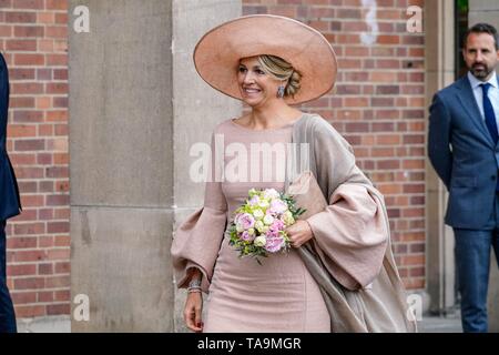 Potsdam, Deutschland. 22nd May, 2019. 22.05.2019, Visit of His Majesty King Willem-Alexander and Her Majesty Queen Máxima of the Netherlands in Potsdam in the State of Brandenburg. Queen Maxima in the media city Babalsberg. | usage worldwide Credit: dpa/Alamy Live News Stock Photo