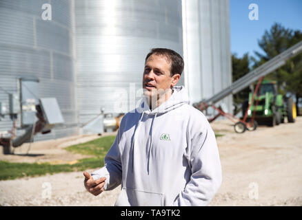 (190523) -- IOWA, May 23, 2019 (Xinhua) -- Grant Kimberley, marketing director of the Iowa Soybean Association, speaks during an interview with Xinhua in Maxwell, Iowa, the United States, April 26, 2019. Bill Pellett knows how to farm, but just like most of his peers across the country, the 71-year-old farmer is feeling less assured of what he could get from a new year of farming, as there appears to be no quick resolution of the year-long trade disputes between the United States and China.   TO GO WITH 'Spotlight: Leading U.S. farming state enters new crop season amid uncertainty over trade p Stock Photo