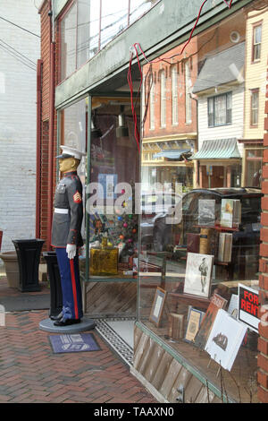 Front window of the 'Annapolis Bookstore' in downtown Annapolis, MD, USA Stock Photo
