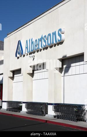 RIDGECREST, UNITED STATES - APRIL 13, 2014: Albertsons store in Ridgecrest, California. It is a US grocery store company with 2,205 locations, owned b Stock Photo