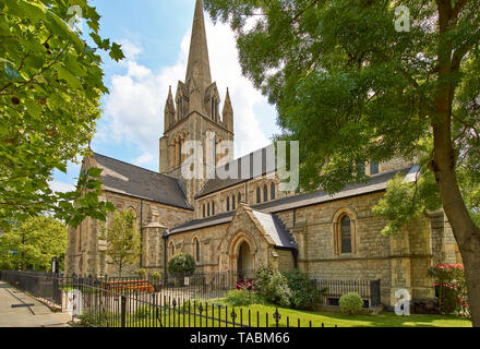 LONDON NOTTING HILL ST JOHNS CHURCH AND GARDENS LANSDOWNE CRESCENT Stock Photo