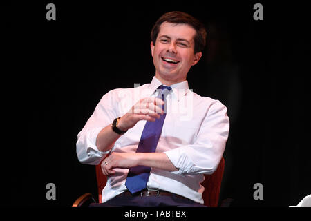 Democratic presidential candidate South Bend, IN Mayor Pete Buttigieg participates in a fireside chat held by the Queens County Democratic Party at La Stock Photo