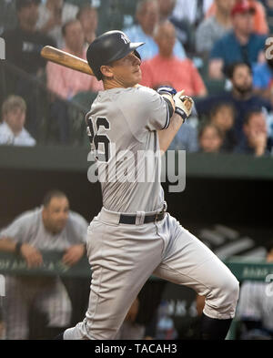 Baltimore, United States Of America. 22nd May, 2019. New York Yankees third baseman DJ LeMahieu (26) connects for a two run home run in the second inning against the Baltimore Orioles at Oriole Park at Camden Yards in Baltimore, MD on Wednesday, May 22, 2019. Credit: Ron Sachs/CNP (RESTRICTION: NO New York or New Jersey Newspapers or newspapers within a 75 mile radius of New York City) | usage worldwide Credit: dpa/Alamy Live News Stock Photo