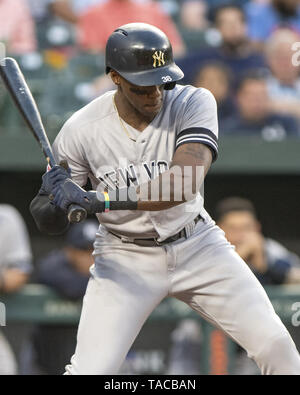 Baltimore, Maryland, USA. 22nd May, 2019. New York Yankees left fielder Cameron Maybin (38) draws a walk in the second inning against the Baltimore Orioles at Oriole Park at Camden Yards in Baltimore, MD on Wednesday, May 22, 2019 Credit: Ron Sachs/CNP/ZUMA Wire/Alamy Live News Stock Photo