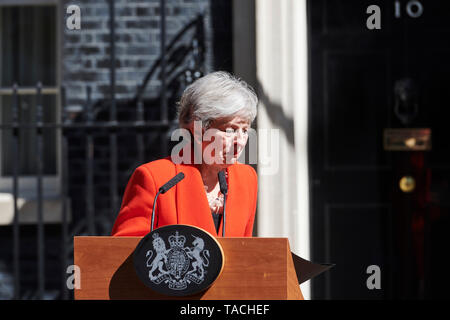 Downing Street London, UK. 24th May 2019. Britain's Prime Minister, Theresa May  makes a statement that she will resign as Prime Minister and the leader of the Conservative Party on 7 June 2019.  Credit: Thomas Bowles/ Alamy Live News Stock Photo