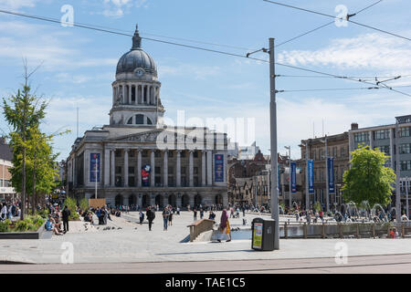 Nottingham City Center. View of the main Market Square, Nottingham Council House building behind. Stock Photo