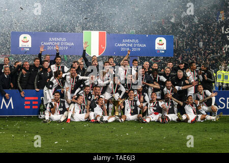 Torino Italy 19th May 19 Cristiano Ronaldo Of Juventus Fc In Action During The Serie A Football Match Between Juventus Fc And Atalanta Bergamasca Calcio Stock Photo Alamy
