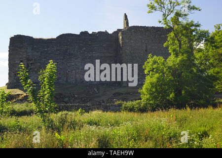 Castle Sween is a ruined castle in the Scottish Council Area Argyll and Bute Knapdale region. It is today considered the oldest stone castle on the Sc Stock Photo