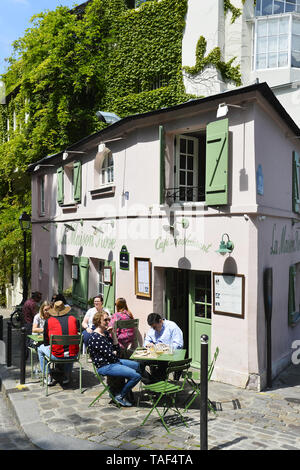 La Maison Rose - Montmartre - Paris - France Stock Photo