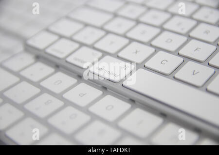 Athens, Greece. 24th May, 2019. Macintosh keyboard seen being displayed at a store in Athens. Credit: Nikolas Joao Kokovlis/SOPA Images/ZUMA Wire/Alamy Live News Stock Photo